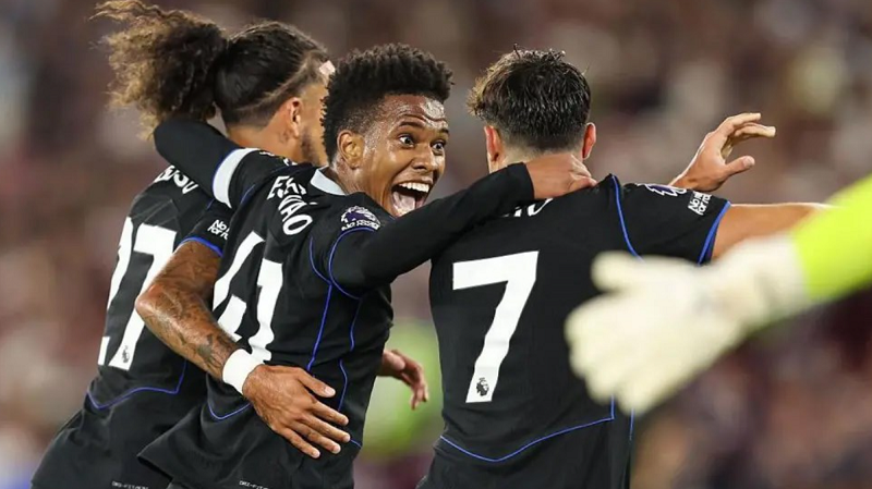 tro-thanh-phuong-an-thay-the-palmer-hoan-hao-cucurella-het-loi-khen